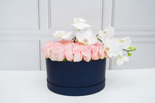 TOTALLY ROSES WITH ORCHID · ROUND BOX